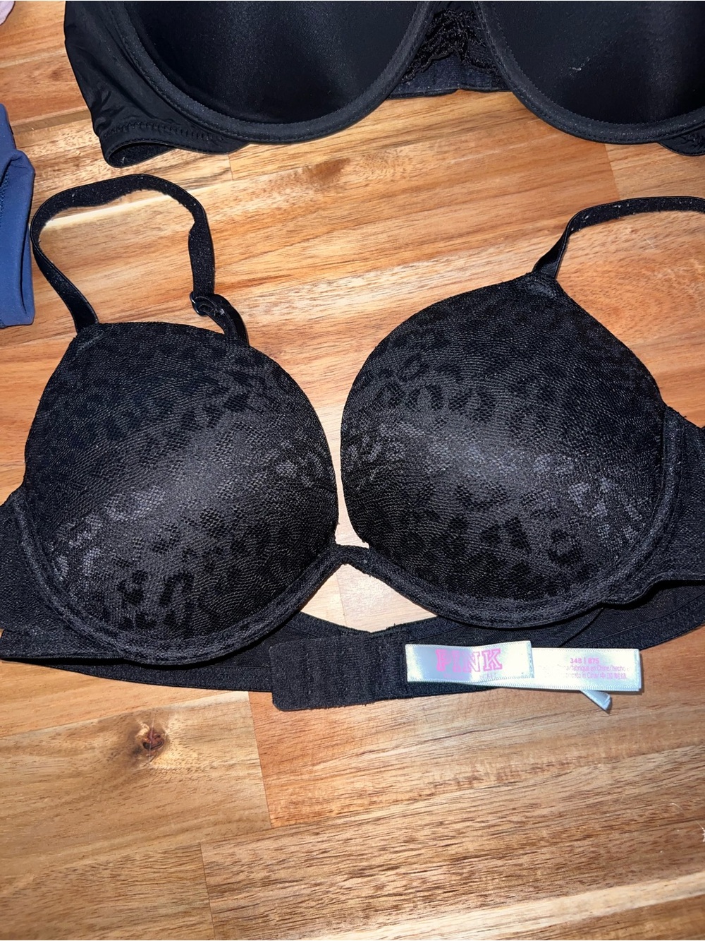 PINK Victoria's Secret Black Leopard Lace T-Shirt Bra - Padded